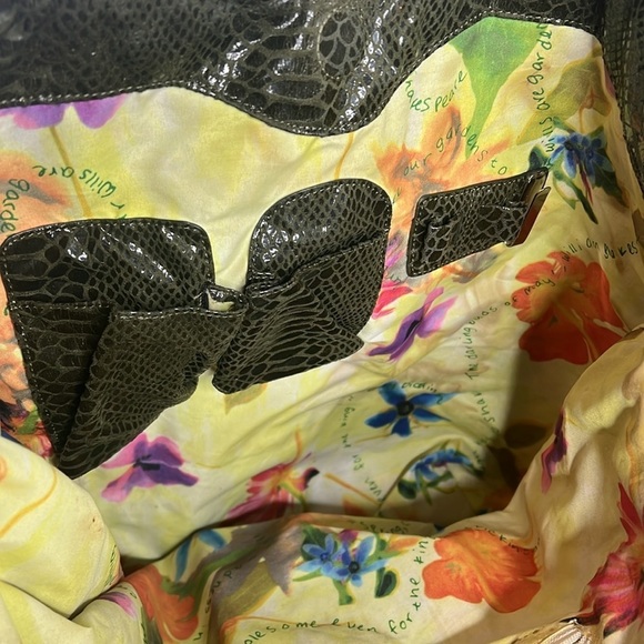 Carlos Falchi Barbarella Olive Green Tote Bag with Pouch - Picture 5 of 8